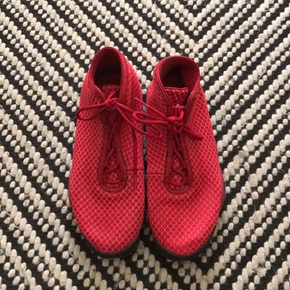 Air Jordan Horizon “Gym Red”